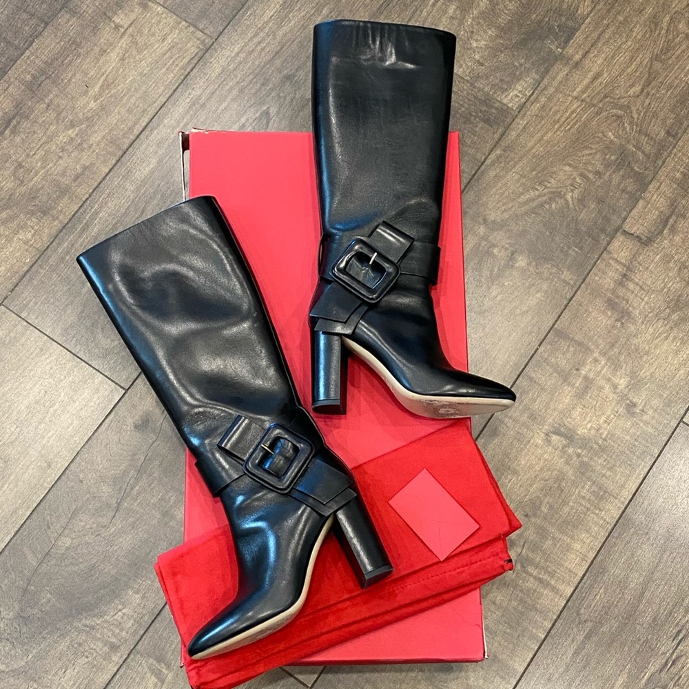 Valentino Garavani Black Leather Heeled Boots Size 38